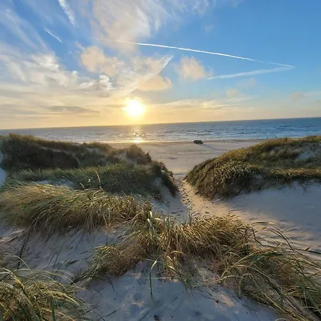 5 Person In Вайерс-Странд
